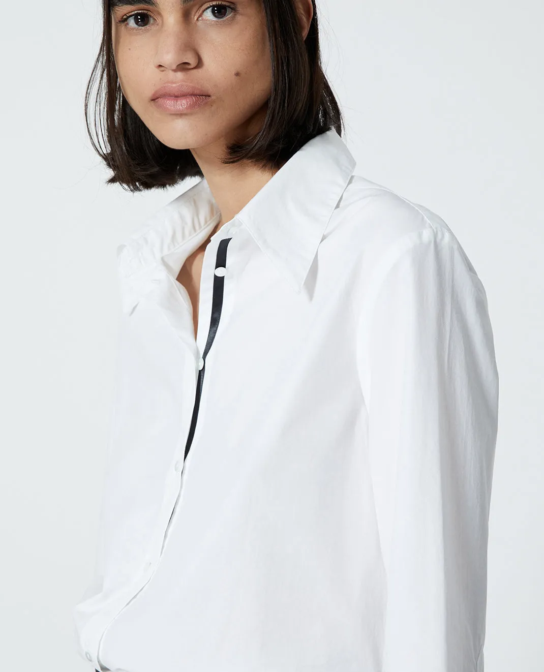 Chemise coton blanche détail noir