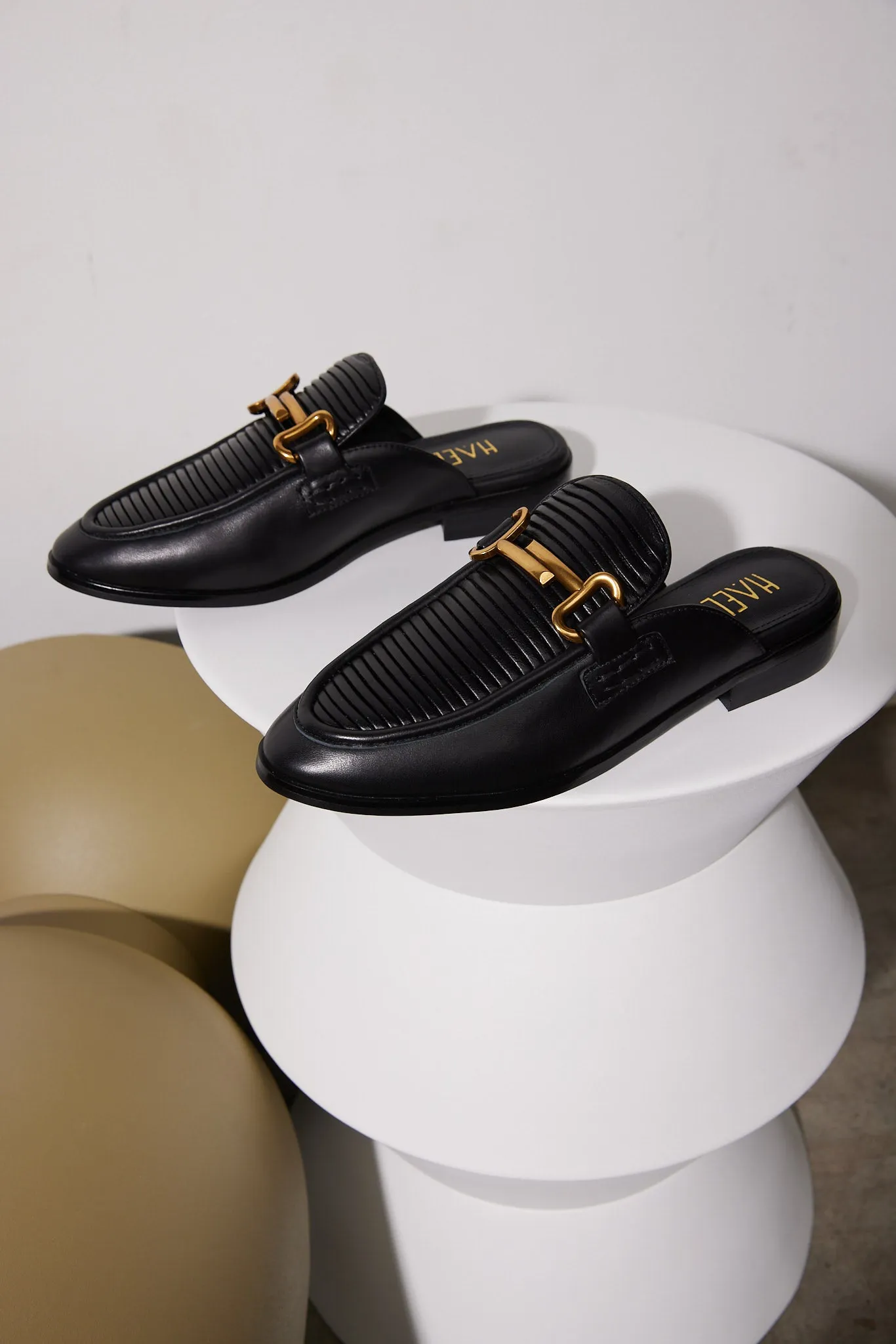 WALKER Black